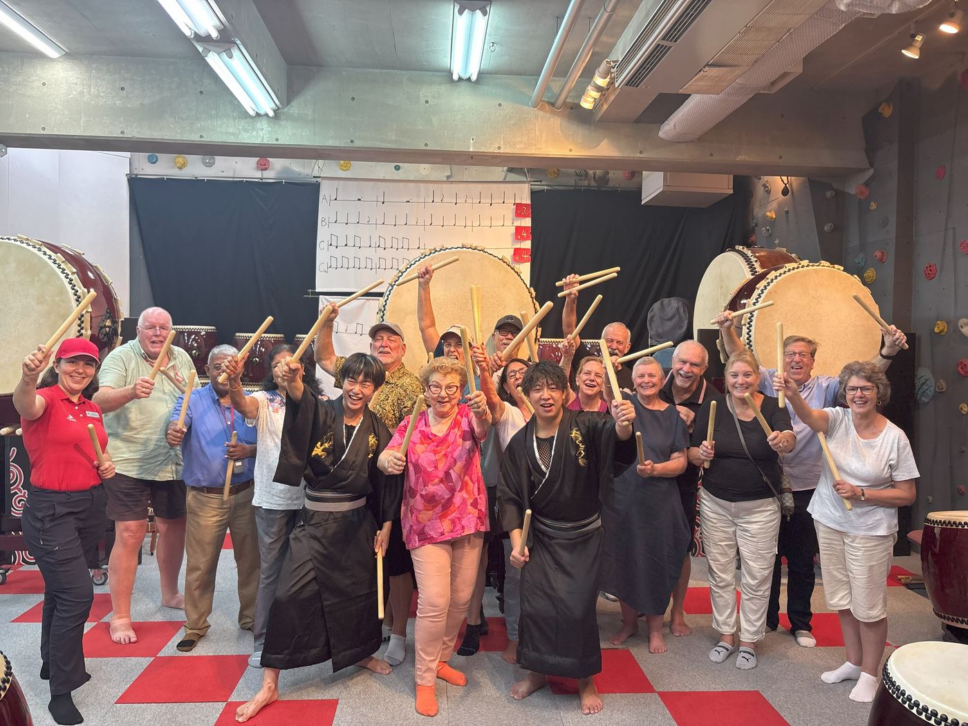Wadaiko Lesson with Professional Instructors from HIRYU in Osaka