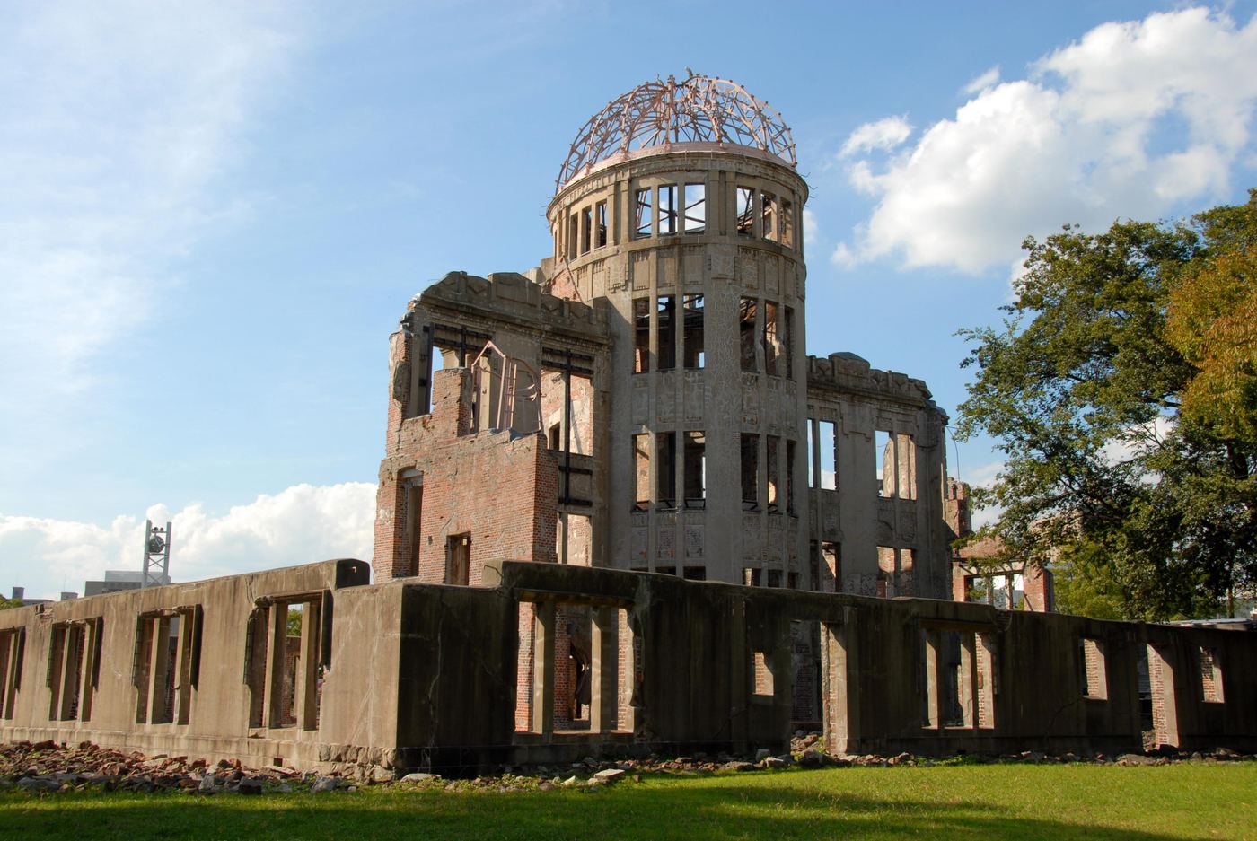 Hiroshima and Miyajima 1 Day Walking Tour