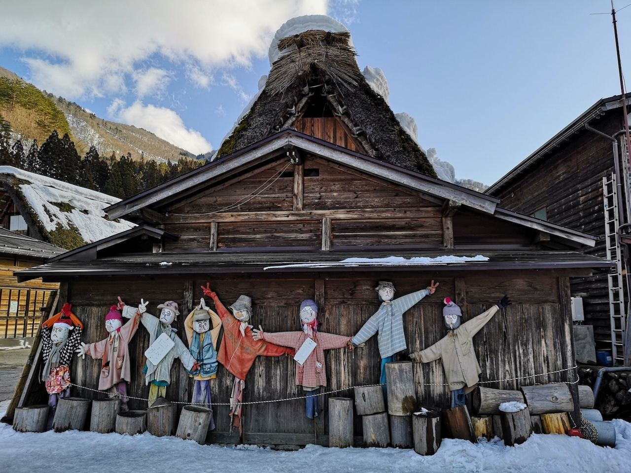 【From Kanazawa】NOSTALGIC SHIRAKAWA-GO & KANAZAWA 1 Day Bus Tour